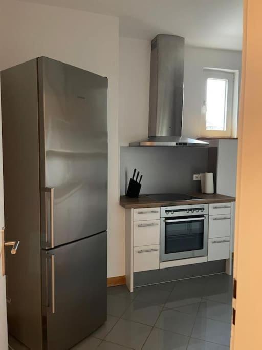 Mosel-Charm - Urige Dachgeschosswohnung - 3 Schlafzimmer Fuer 6 Personen - Liebevoll Renoviert & Gemuetlich Ürzig Extérieur photo